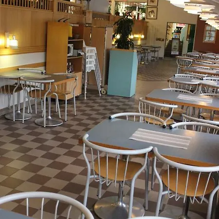 Hotell Aapiskukko 3*
